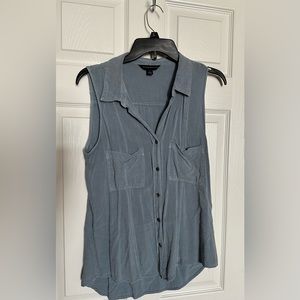 Rock & Republic sleeveless button down